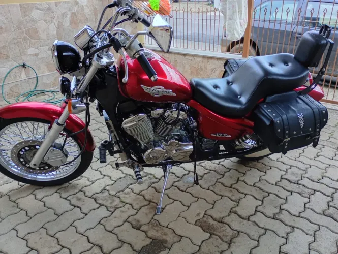 Shadow 600 cilindradas excelente estado