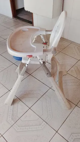 CADEIRA PARA ALIMENTAÇÃO INFANTIL