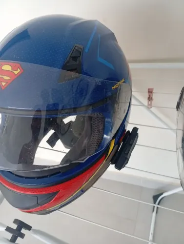 Capacete norisk com intercomunicador