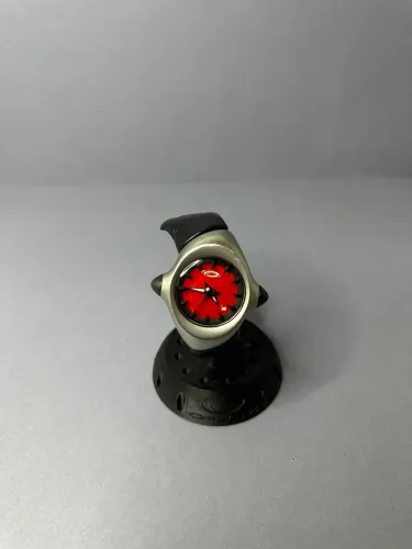 Crush 1.0 Red Dial Pulseira de Couro