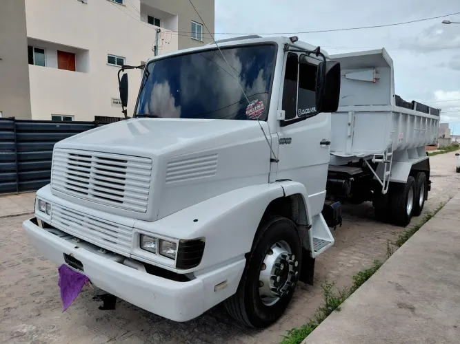 Mb 1618 caçamba