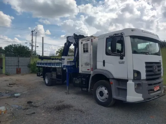 Vendo caminhão Constellation - Com munck de 12,5 e cabine auxiliar
