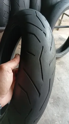 Pneu dianteiro p/ cb500x, mt07,cbr600rr, cb1000r,srad 750,kawasaki zx6r etc..