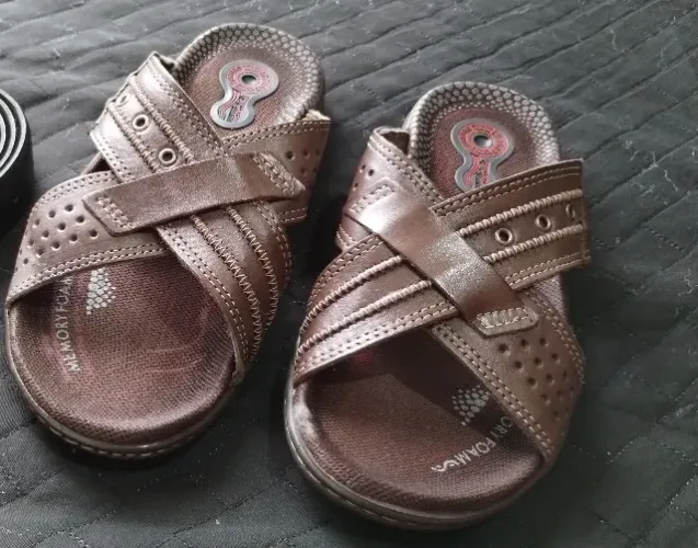CHINELO/ SANDÁLIA  MARCA - PEGADA  EM COURO N.: 39 (NOVO!