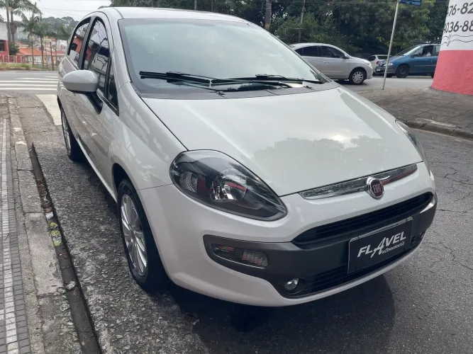 Fiat Punto Essence 1.6 Flex 16V 5P 2016