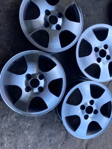 Vendo Rodas aros 14 furação 4x100 só não dá na Ford