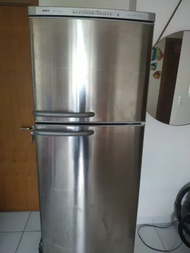 Geladeira Bosch 44 L inox 127 volts 