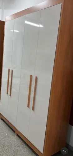 Guarda roupa 4 portas