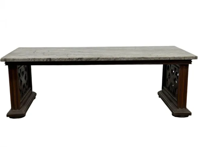 Mesa de Centro em Madeira Entalhada com Tampo em Mármore | Clássica e Elegante
