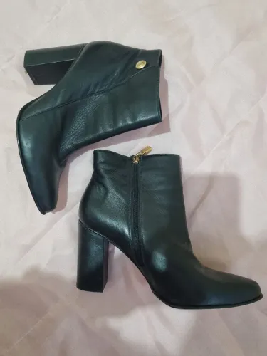 Vende-se Bota
