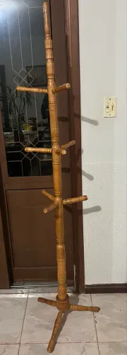 Vendo Cabideiro de Madeira
