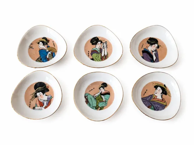 Conjunto com 6 pratinhos de porcelana japonesa dos anos de 1960