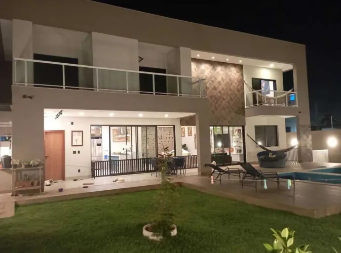 CASA ALTO PADRÃO NA ARUANA [54051]