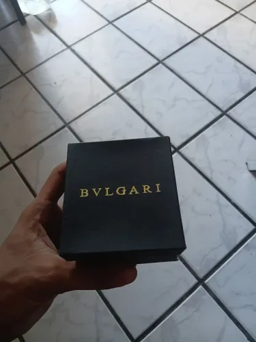 Relógio Bvlgari dourado 