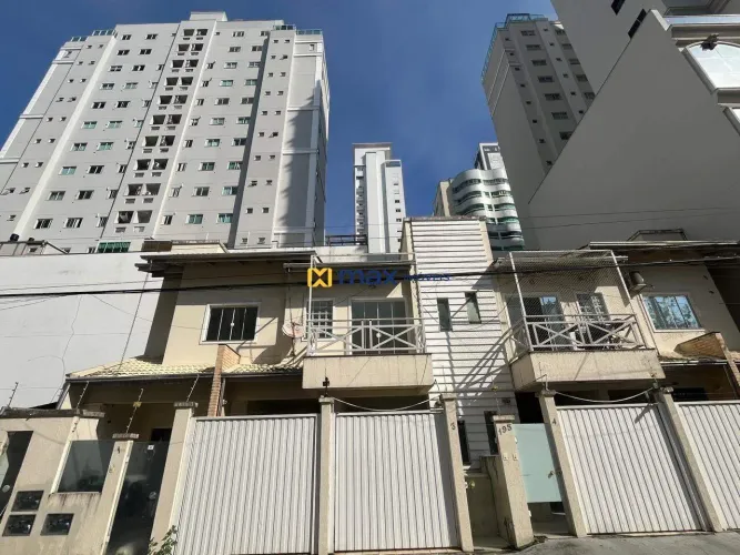 Prédio à Venda com 04 Sobrados Independentes no Pioneiros, Balneário Camboriú