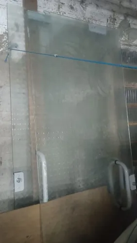 Vendo 3 portas de vidro