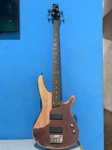 Contrabaixo ibanez 4 cordas