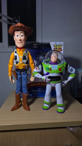 Bonecos Toy Story Drop Down Thinkway Toys Que caiem sozinhos quando diz someone is comming