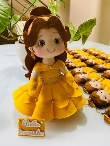Boneca de feltro a Bela e a Fera 