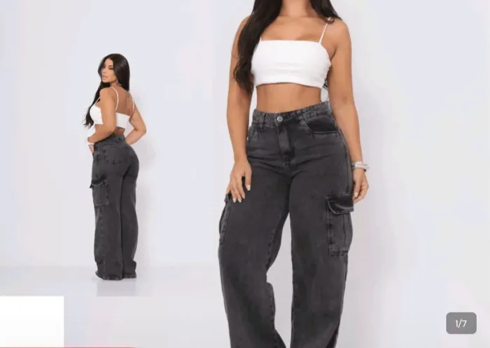 Calça wide leg preta cargo