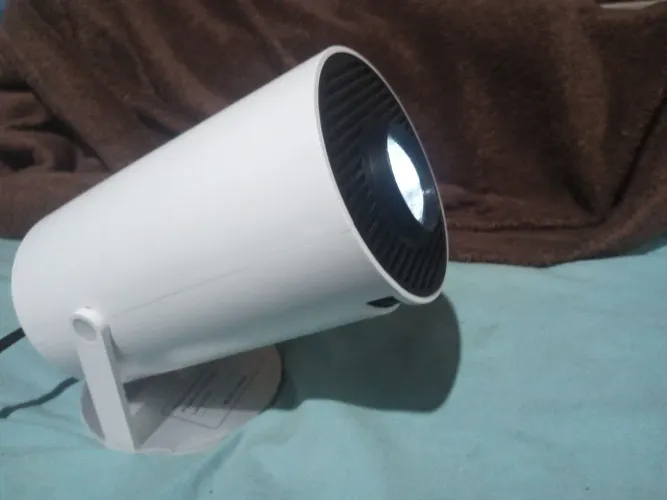 Projetor semi novo com garantia de 10 meses