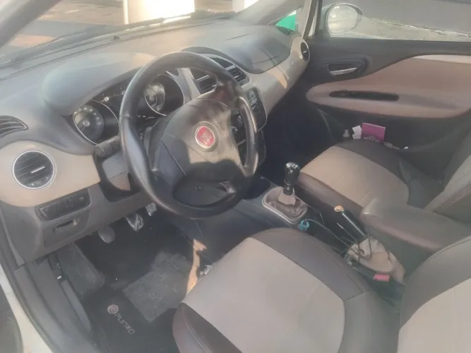 Fiat Punto Essence 1.6 Flex 16V 5P 2013
