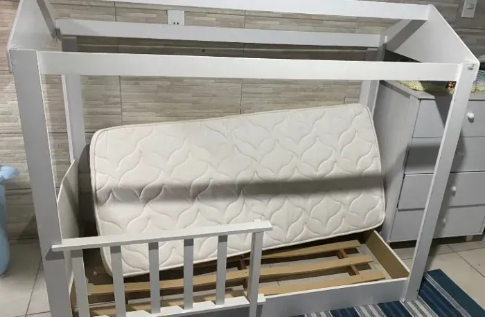 Cama infantil montessoriano