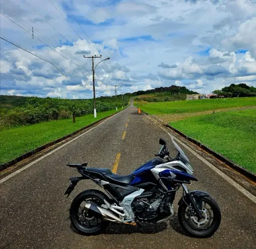 NC 750x 23/23 único dono, nunca caiu e nem tombou. Com protetor de motor.