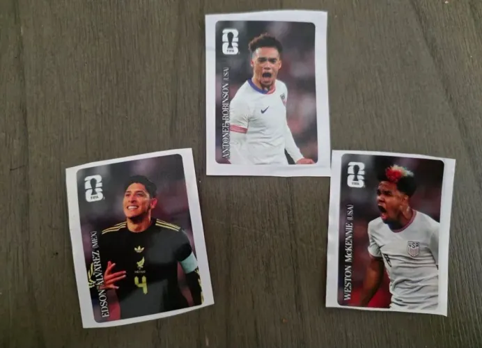 3 Figurinhas Coca Panini versao EUA que nao aparecem na versao Brasil
