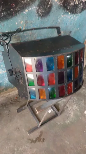 Iluminação de palco profissional precisa de reparo