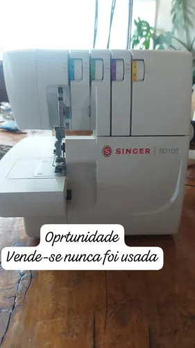 Máquina de Costura Overloque Singer S0105