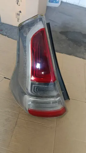 Lanterna traseira esquerda Sandero Stepway 12/14