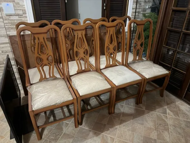Vendo 8 cadeiras de jantar