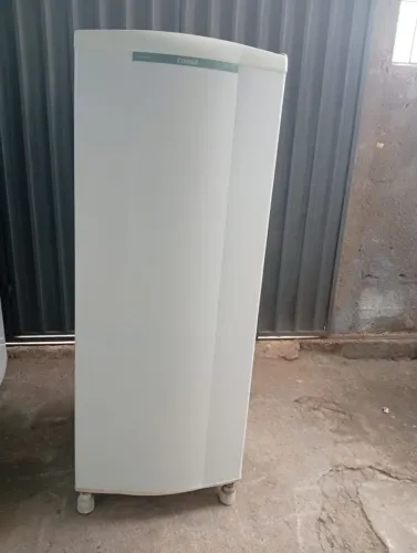 Geladeira Consul 262 litros funcionando perfeitamente degelo seco