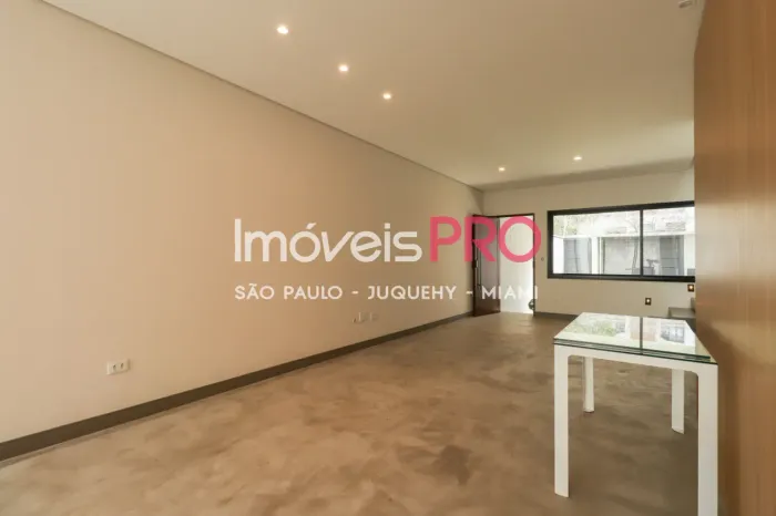 Lindo sobrado totalmente reformado e modernizado com 3 suites no CampoBelo