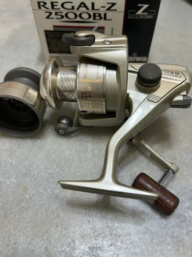 Molinete regal-z 2500bL