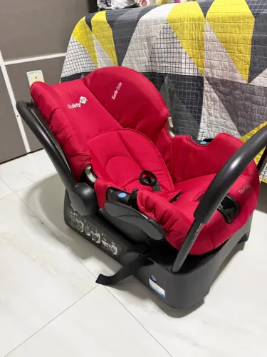 VENDO BEBÊ CONFORTO COM BASE 