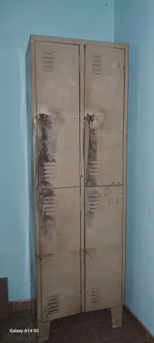 Roupeiro de Aço 4 Portas - Estrutura Firme 