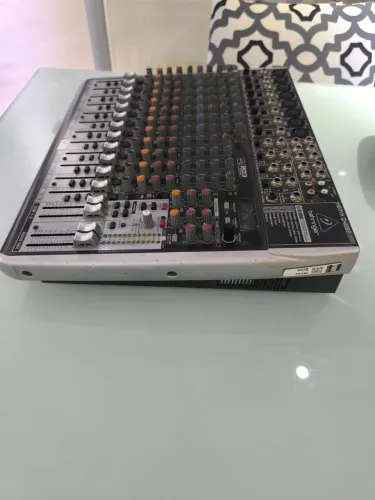 Mesa de Som Analógica Behringer - Xenyx QX2222USB Bivolt 