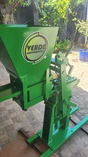 Prensa de tijolo ecológico marca Verde