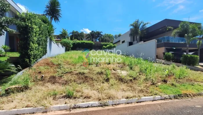 Terreno em condomínio à venda de 540m² - Condomínio Arara Vermelha.