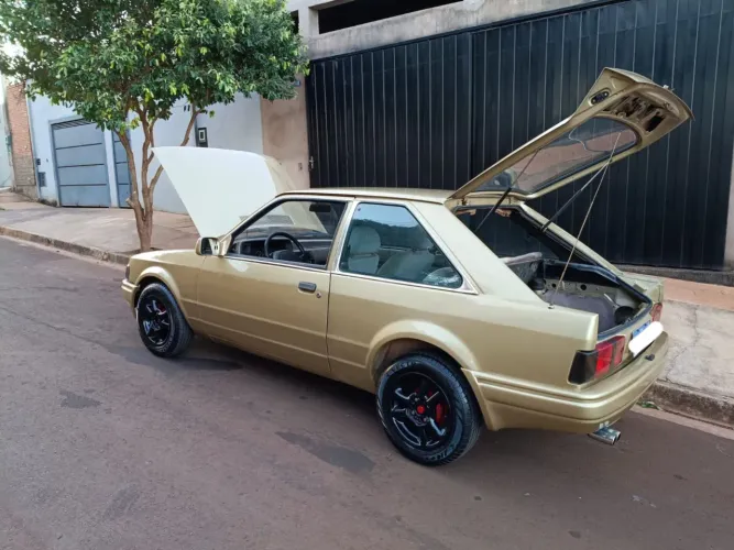 Ford Escort GL 1.6i / 1.6 (álcool) 1988