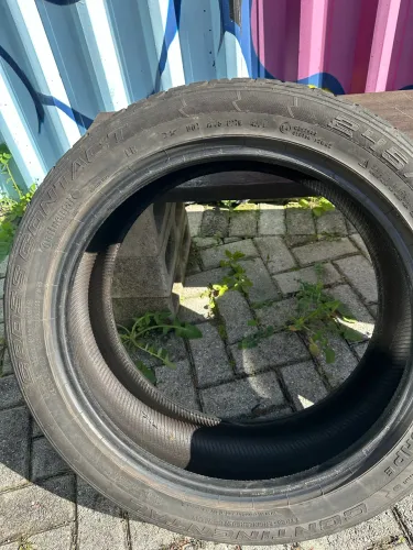 Pneu Continental medida 245/45/20