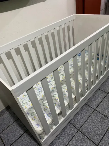 Berço infantil grande + colchão novo