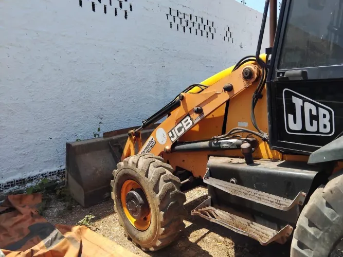 VENDO PA CARREGADEIRA JCB 3C 2012
