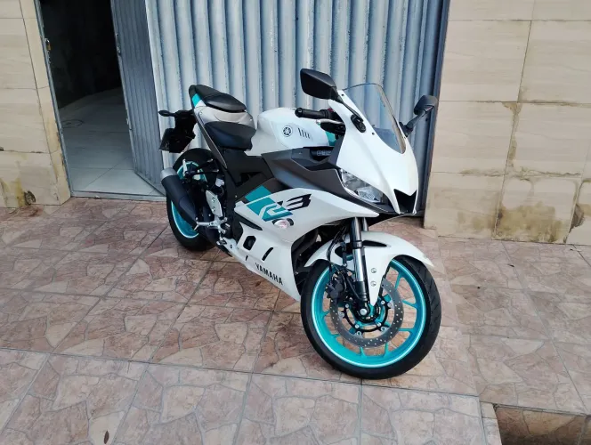 Vende se Yamaha r3