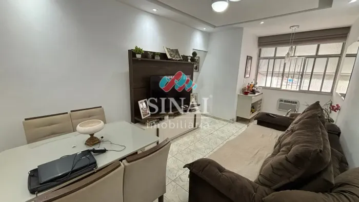 Reformadíssimo 2 Quartos, Dependência Tipo Suite, Armários Planejados, Vaga Coberta, Condo