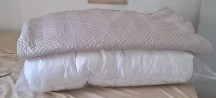 Kit com enchimento duvet casal + capa 