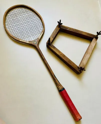 Raquete Antiga Tenis Badminton De Madeira Decoração
