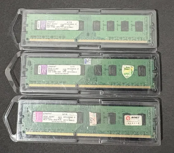 Memória Kingston ddr3 4gb 1333Mhz total 12gb